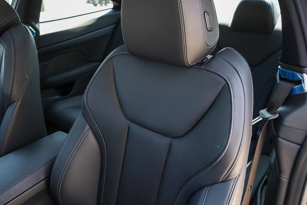 Used 2025 BMW 430i Coupe w/ M Sport Package image 28