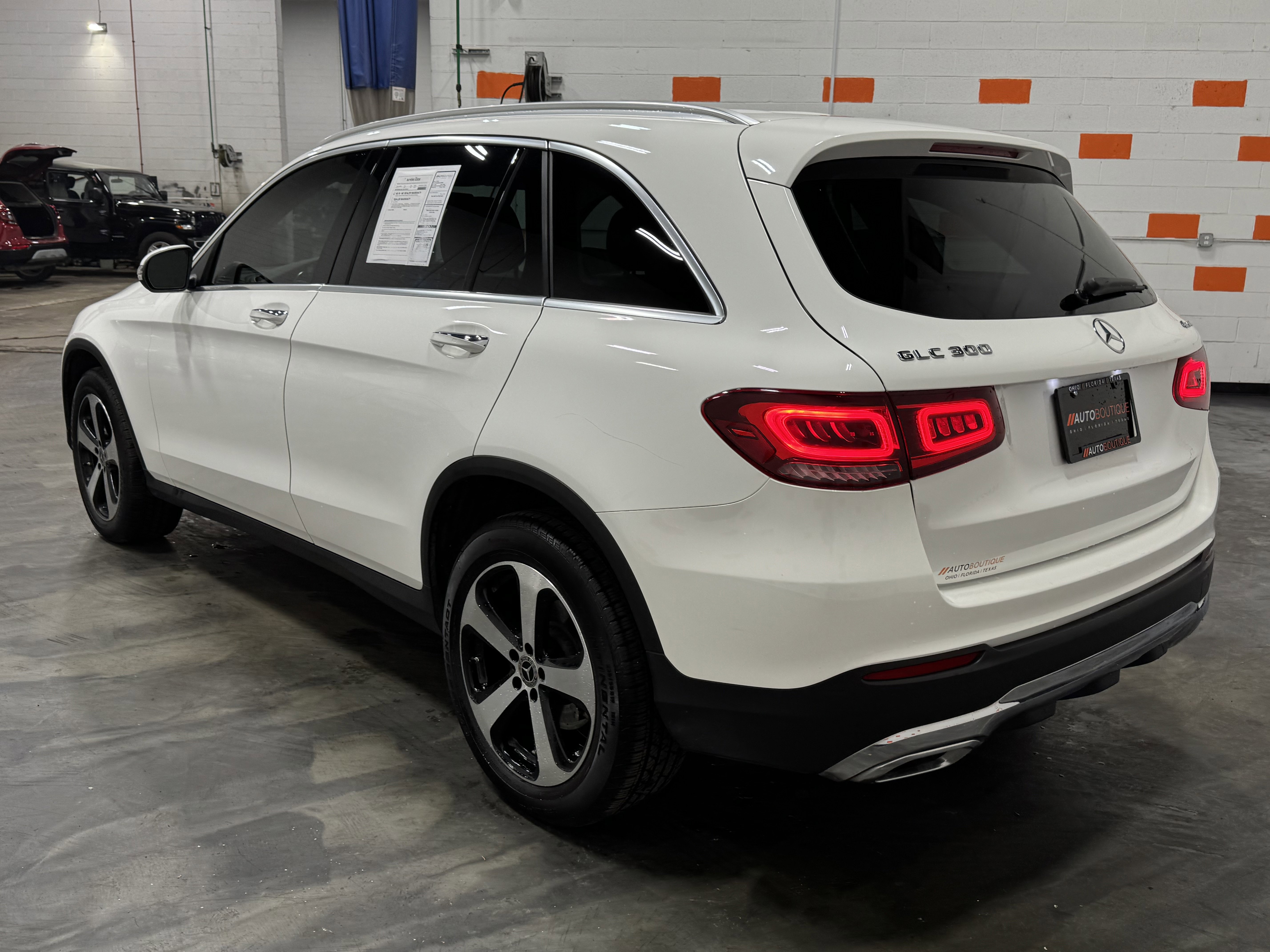 Used 2020 Mercedes-Benz GLC 300 4MATIC image 12