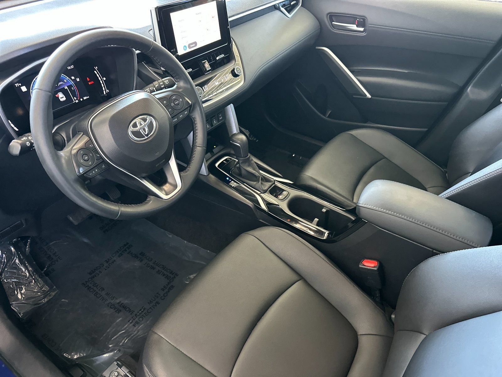 Used 2024 Toyota Corolla Cross XLE w/ Convenience Package FWD image 9