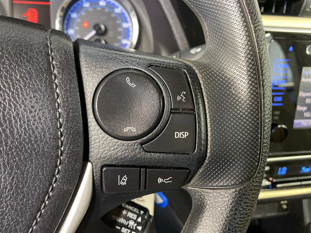 Used 2018 Toyota Corolla LE FWD image 15