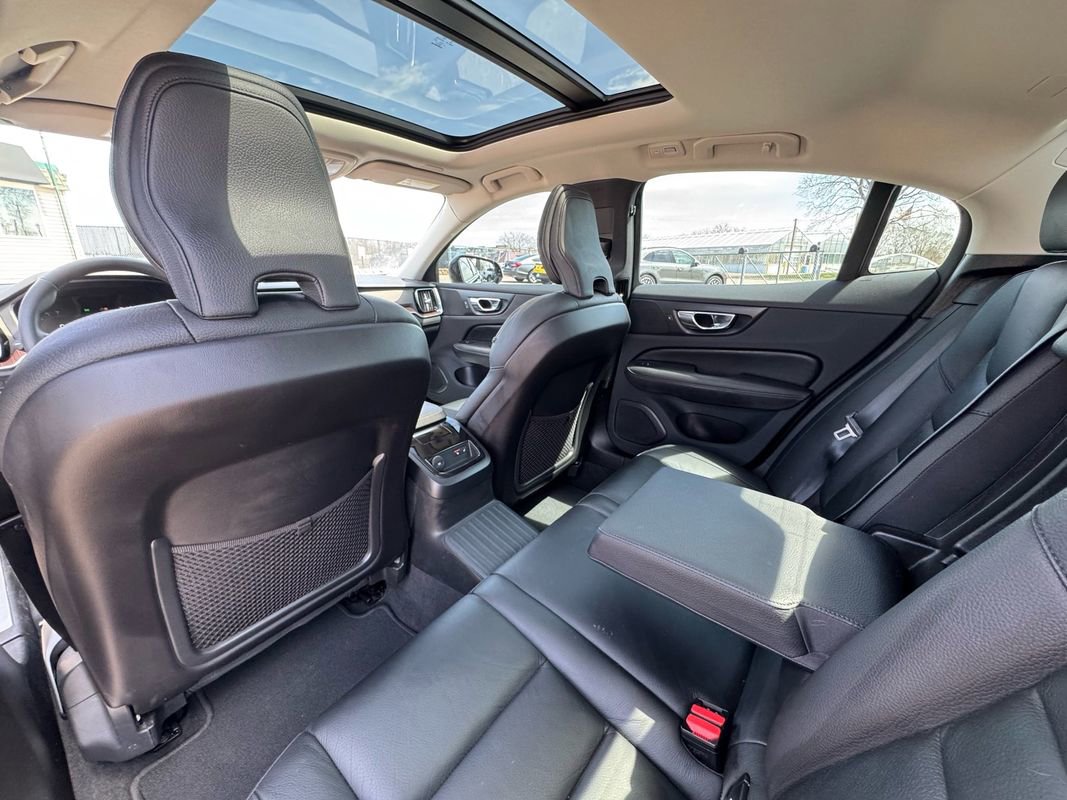 Used 2023 Volvo S60 T8 Plus image 23