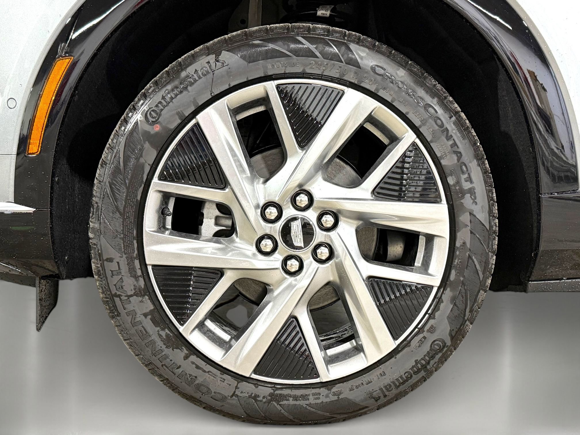 New 2026 Cadillac Optiq Luxury 2 image 11