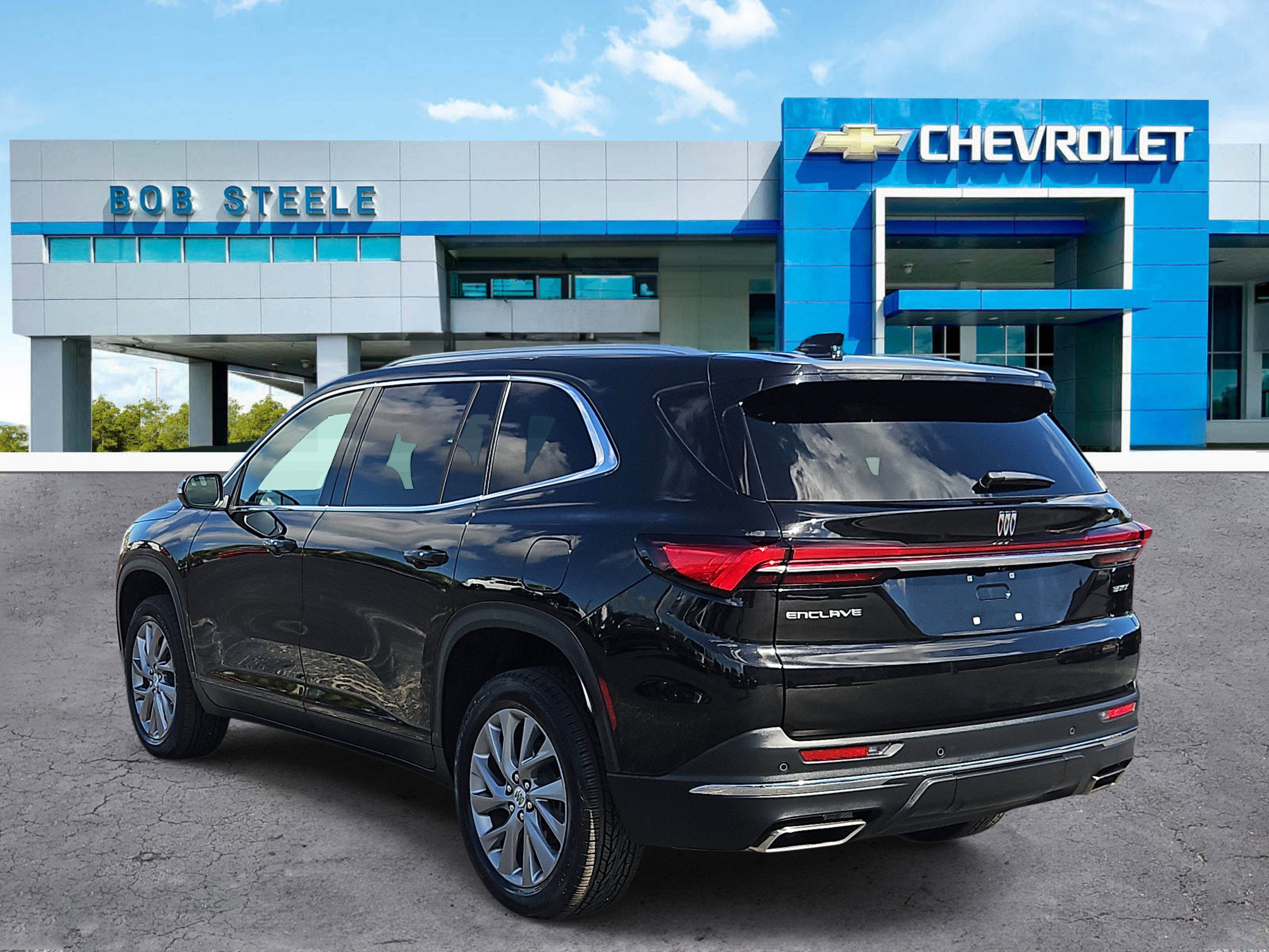 Used 2025 Buick Enclave Preferred FWD image 3
