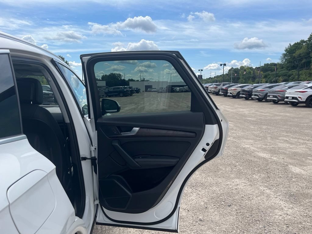 Used 2020 Audi Q5 2.0T Premium Plus w/ Premium Plus Package AWD/4WD image 32