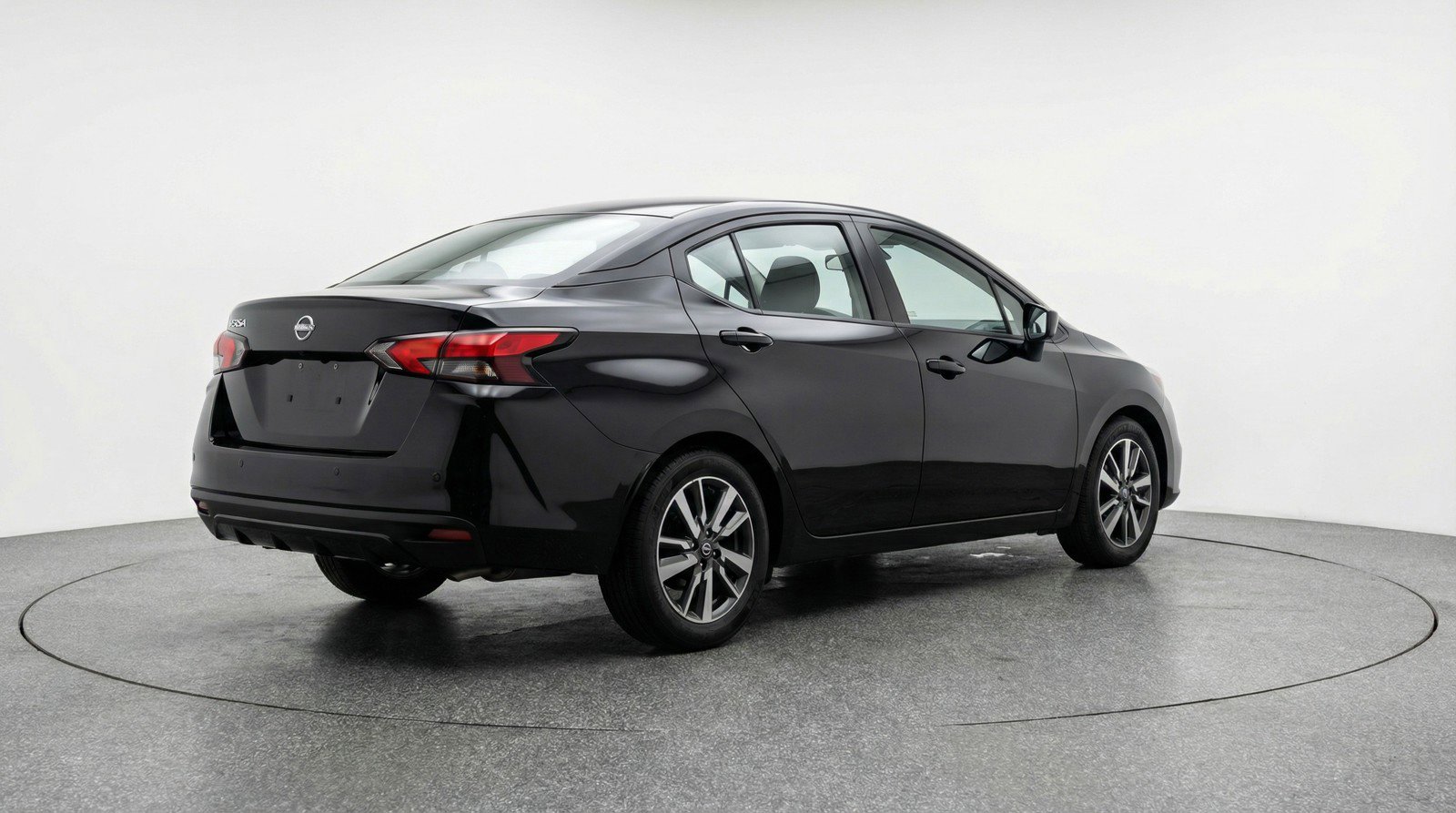 Used 2025 Nissan Versa SV image 9