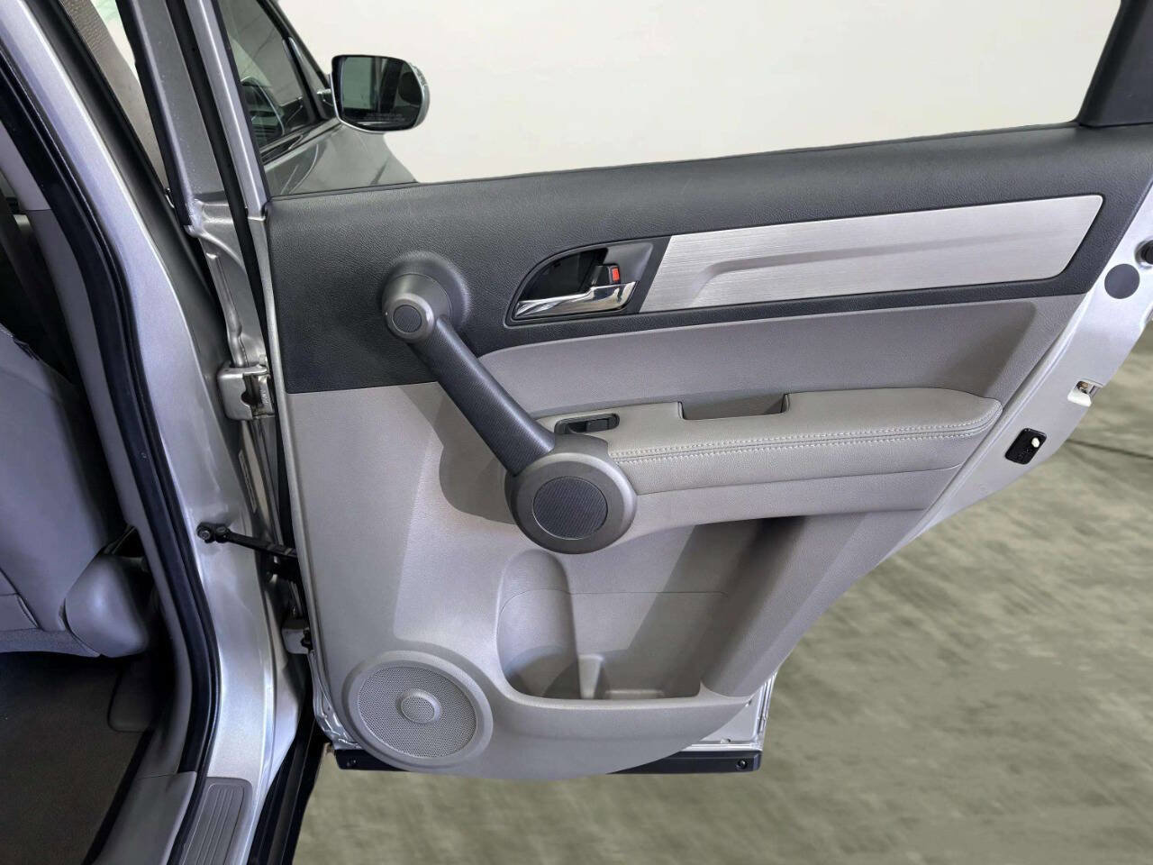 Used 2010 Honda CR-V EX-L image 17