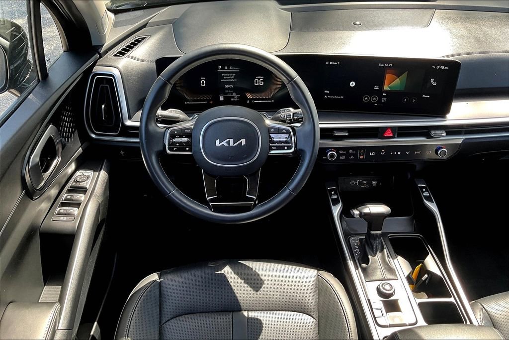 Used 2024 Kia Sorento S image 8