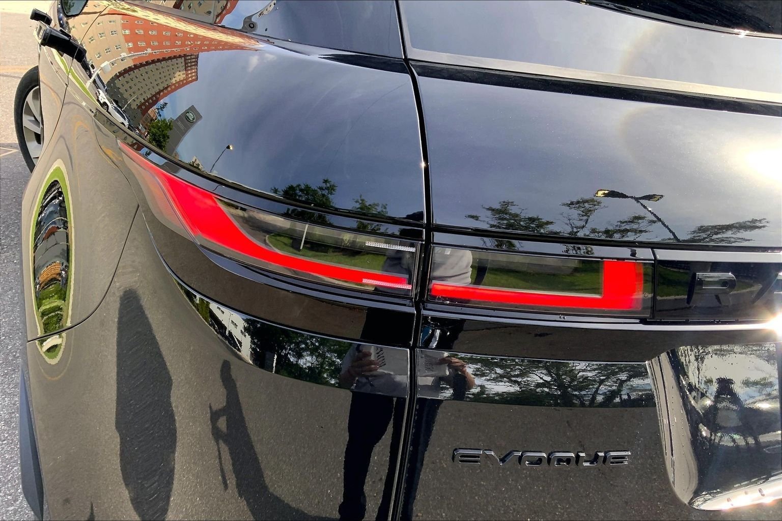 New 2026 Land Rover Range Rover Evoque Hoxton AWD/4WD image 14