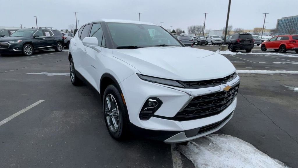 Used 2023 Chevrolet Blazer LT w/ Driver Confidence Package FWD image 4