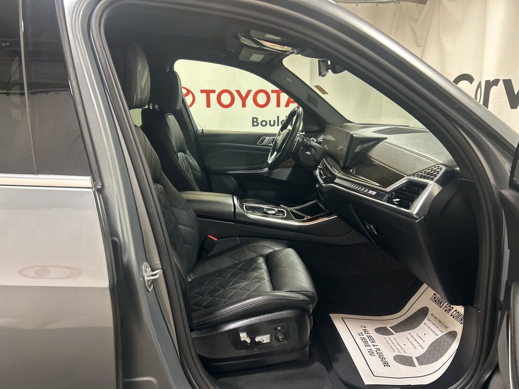 Used 2024 BMW X5 xDrive40i AWD/4WD image 11