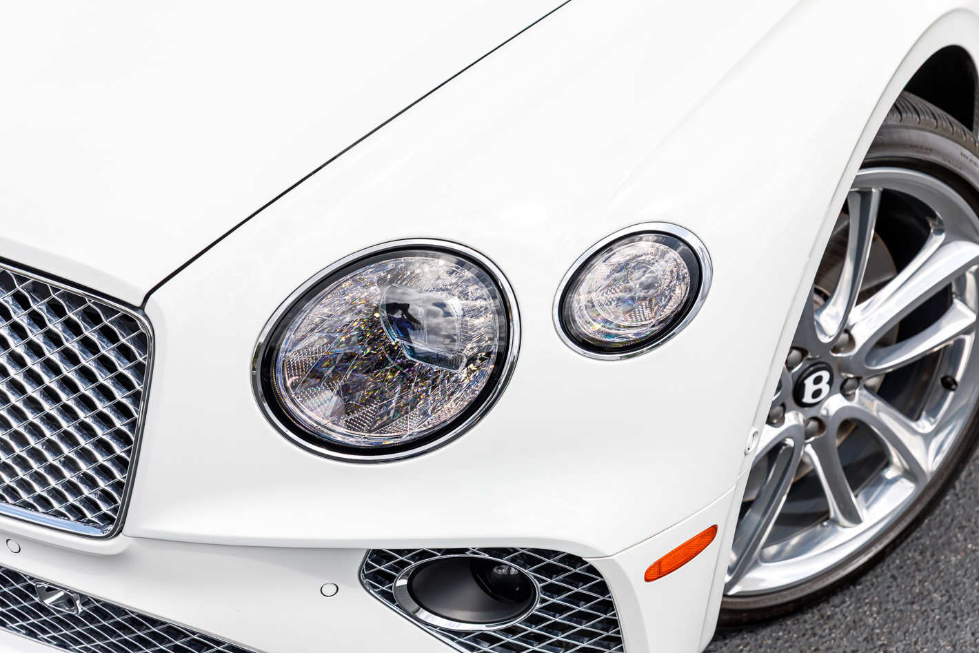 Used 2023 Bentley Continental GT Azure image 4