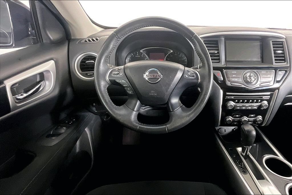 Used 2015 Nissan Pathfinder SV w/ Cargo Package FWD image 6