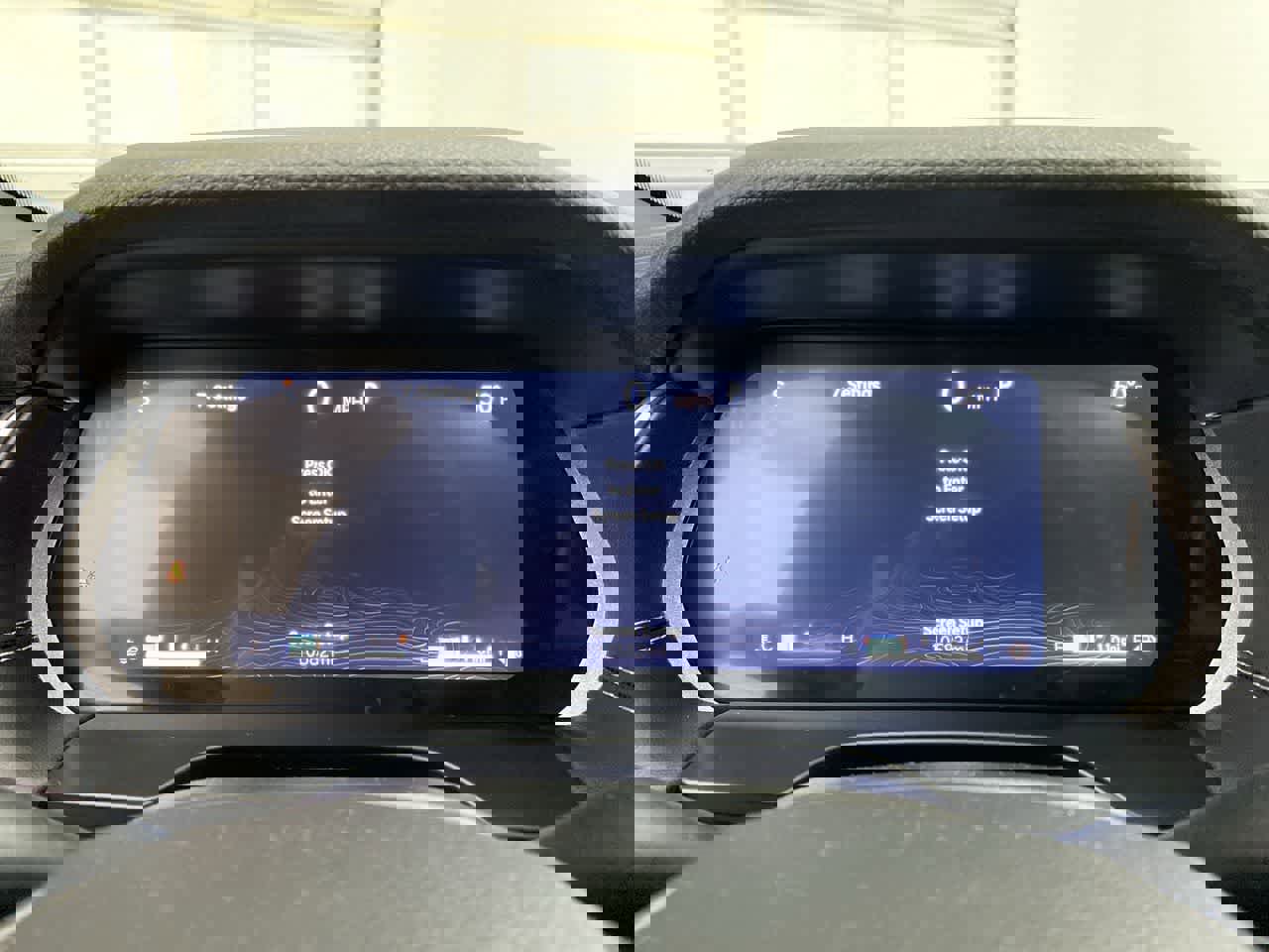 Used 2025 Jeep Grand Cherokee Altitude AWD/4WD image 28