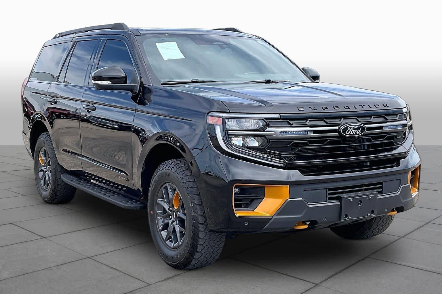 Used 2025 Ford Expedition Tremor AWD/4WD image 3