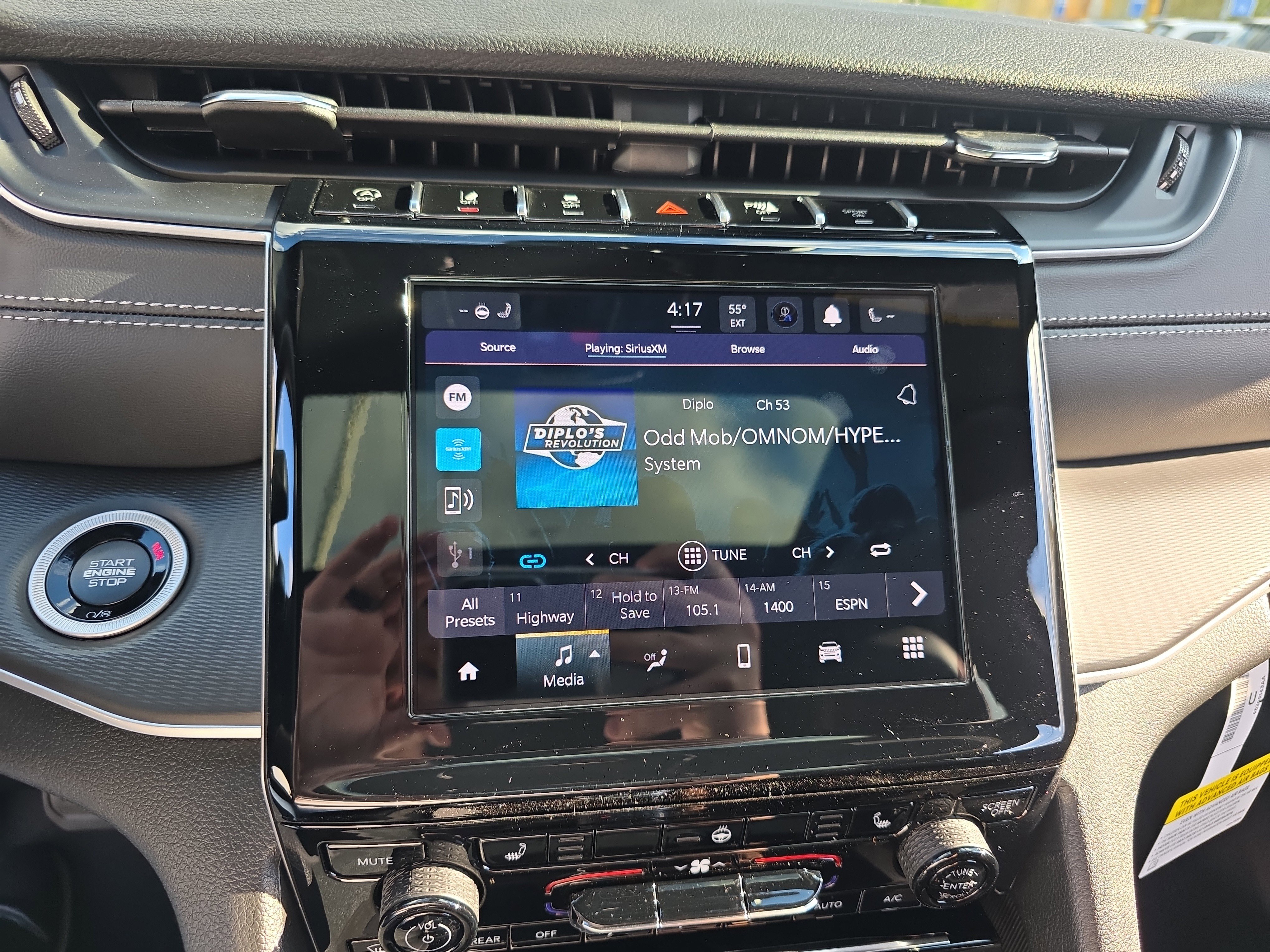 New 2025 Jeep Grand Cherokee Altitude w/ Trailer Tow Package image 5