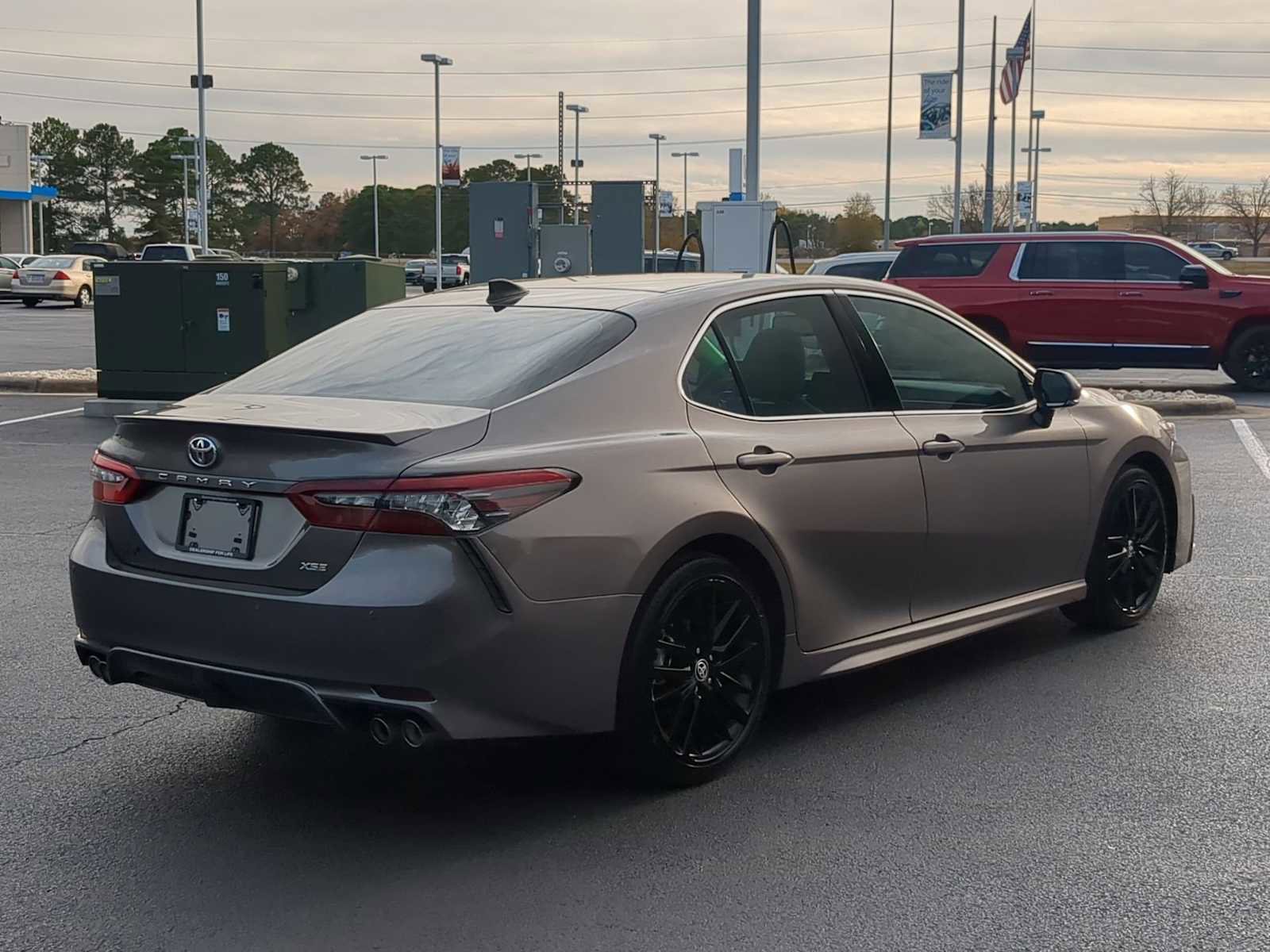 Used 2022 Toyota Camry XSE w/ Navigation Package image 8