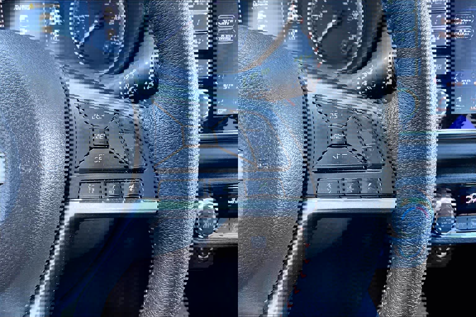 Used 2022 Nissan Versa SR w/ Trunk Package image 23