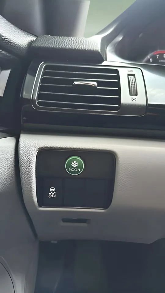 Used 2017 Honda Accord LX image 47