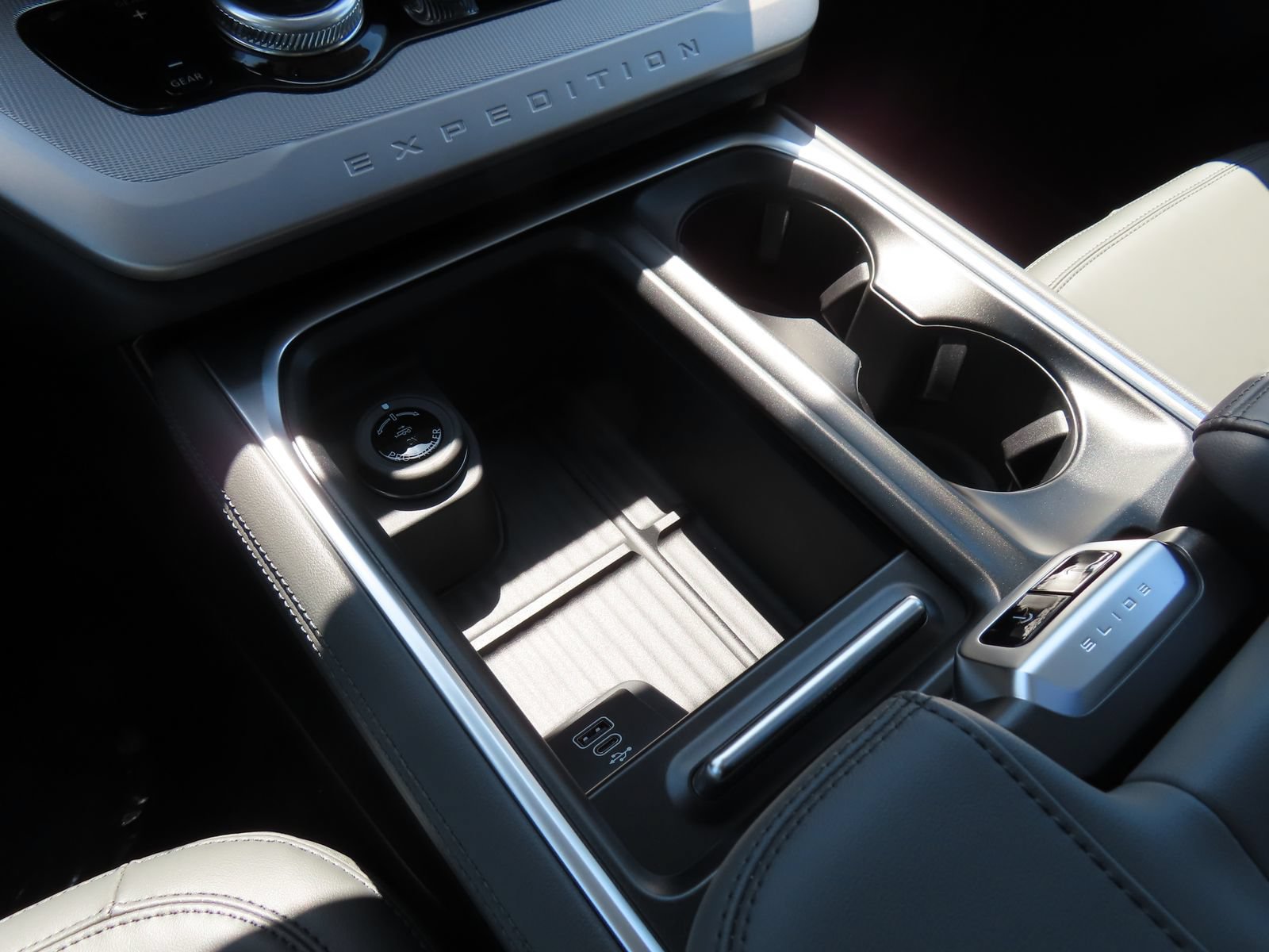 New 2026 Ford Expedition Active AWD/4WD image 16