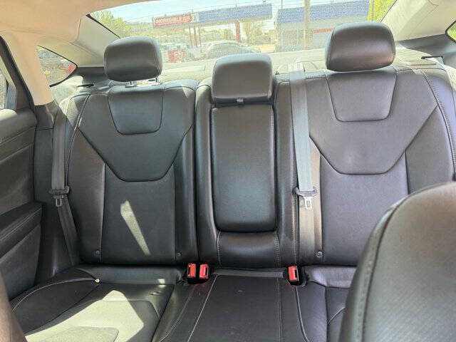 Used 2013 Ford Fusion Titanium w/ Titanium Driver Assist Pkg FWD image 18