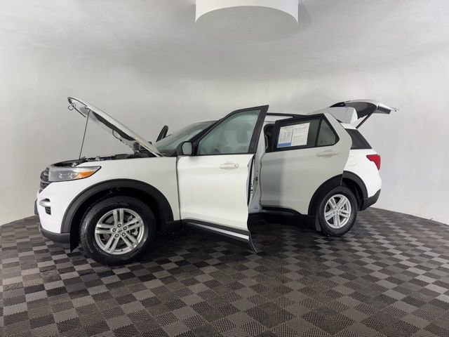 Used 2024 Ford Explorer XLT w/ Equipment Group 202A image 13