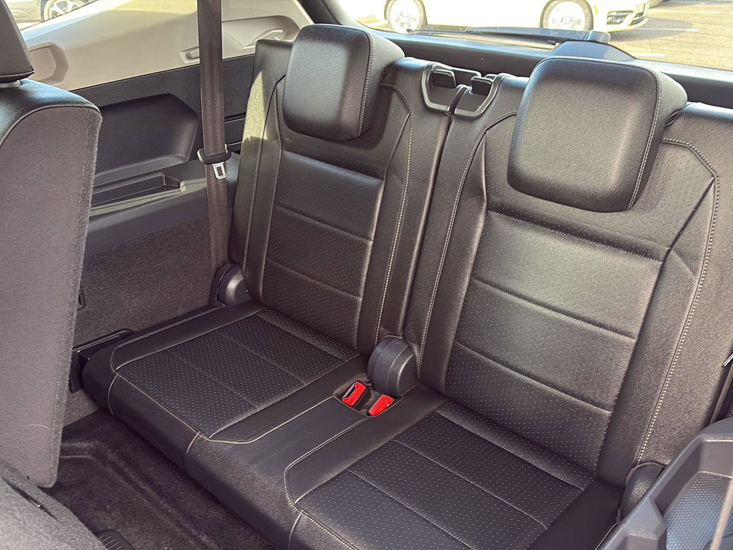 Used 2020 Volkswagen Tiguan SE image 15