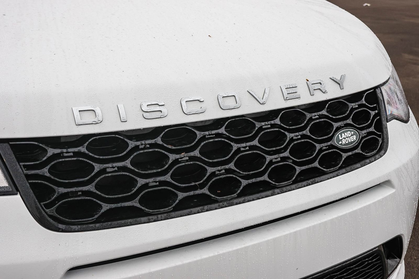 Used 2025 Land Rover Discovery Sport S image 16