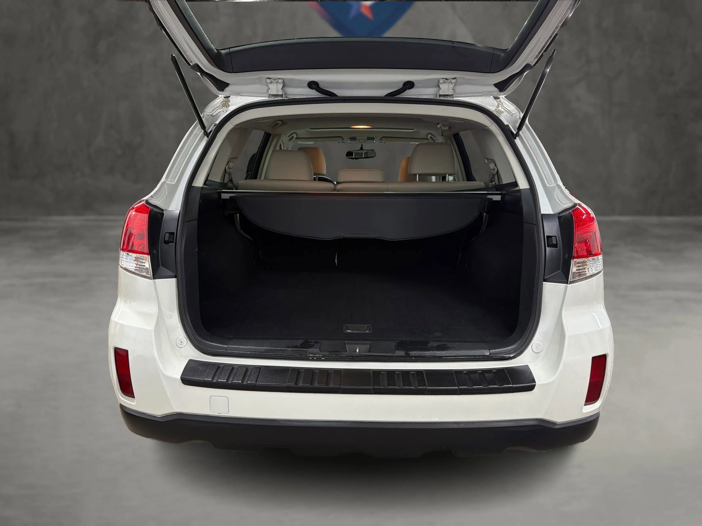 Used 2011 Subaru Outback 2.5i Limited AWD/4WD image 12
