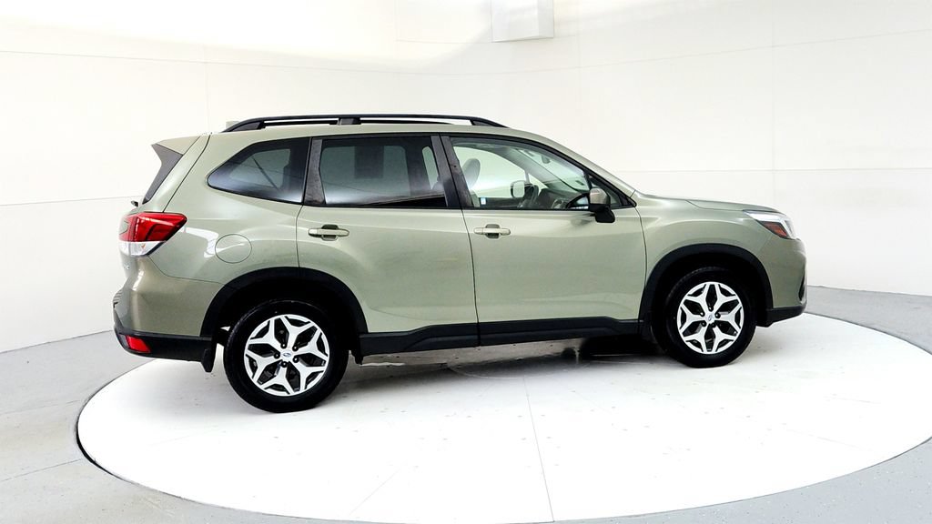 Used 2021 Subaru Forester Premium AWD/4WD image 6