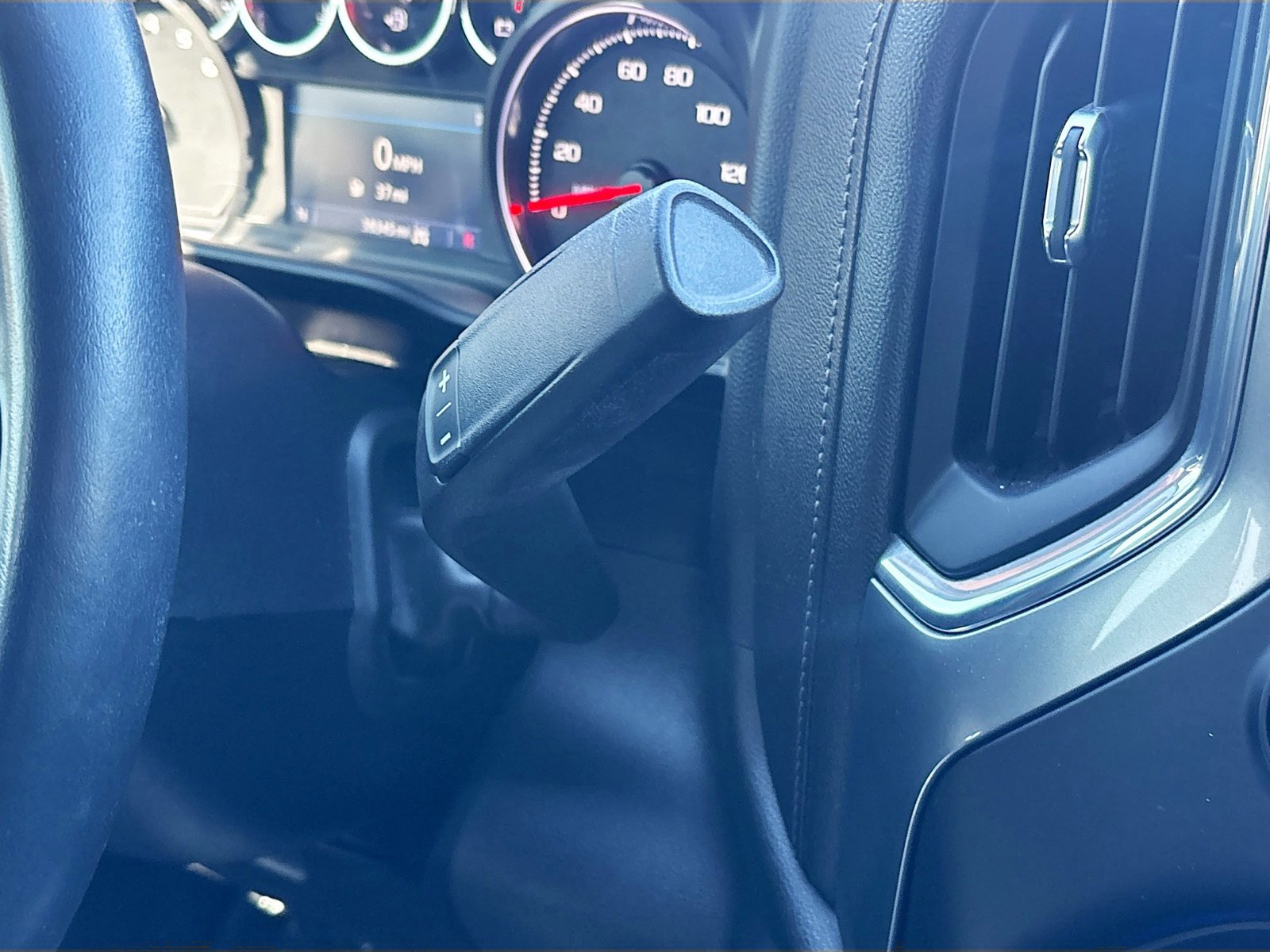 Used 2022 Chevrolet Silverado 1500 LT Trail Boss w/ LT Trail Boss Premium Package AWD/4WD image 16