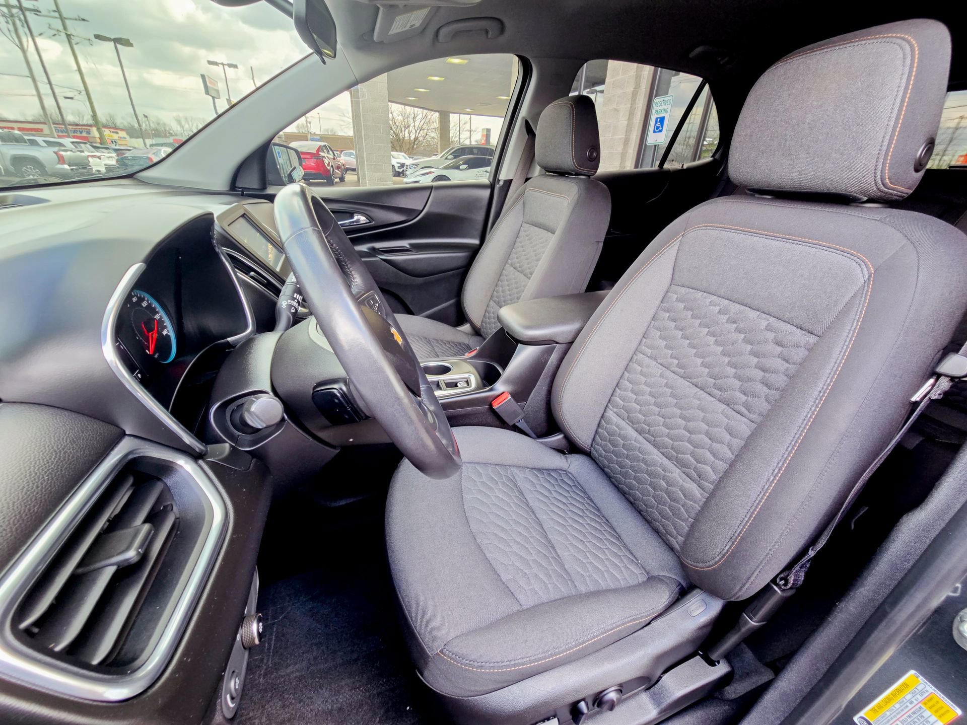 Used 2018 Chevrolet Equinox LT image 24