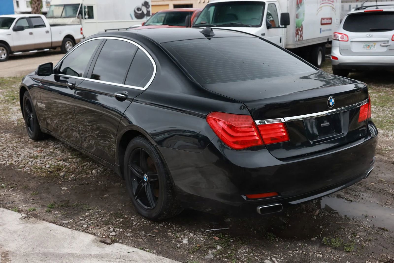 Used 2011 BMW 740i image 4