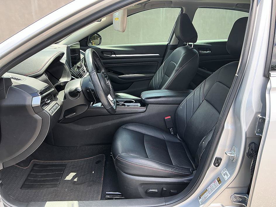 Certified 2023 Nissan Altima 2.0 SR FWD image 12