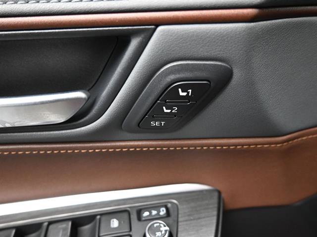 Certified 2024 Toyota Venza Limited image 6