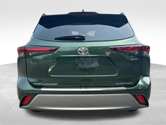 Used 2025 Toyota Highlander Platinum AWD/4WD image 4