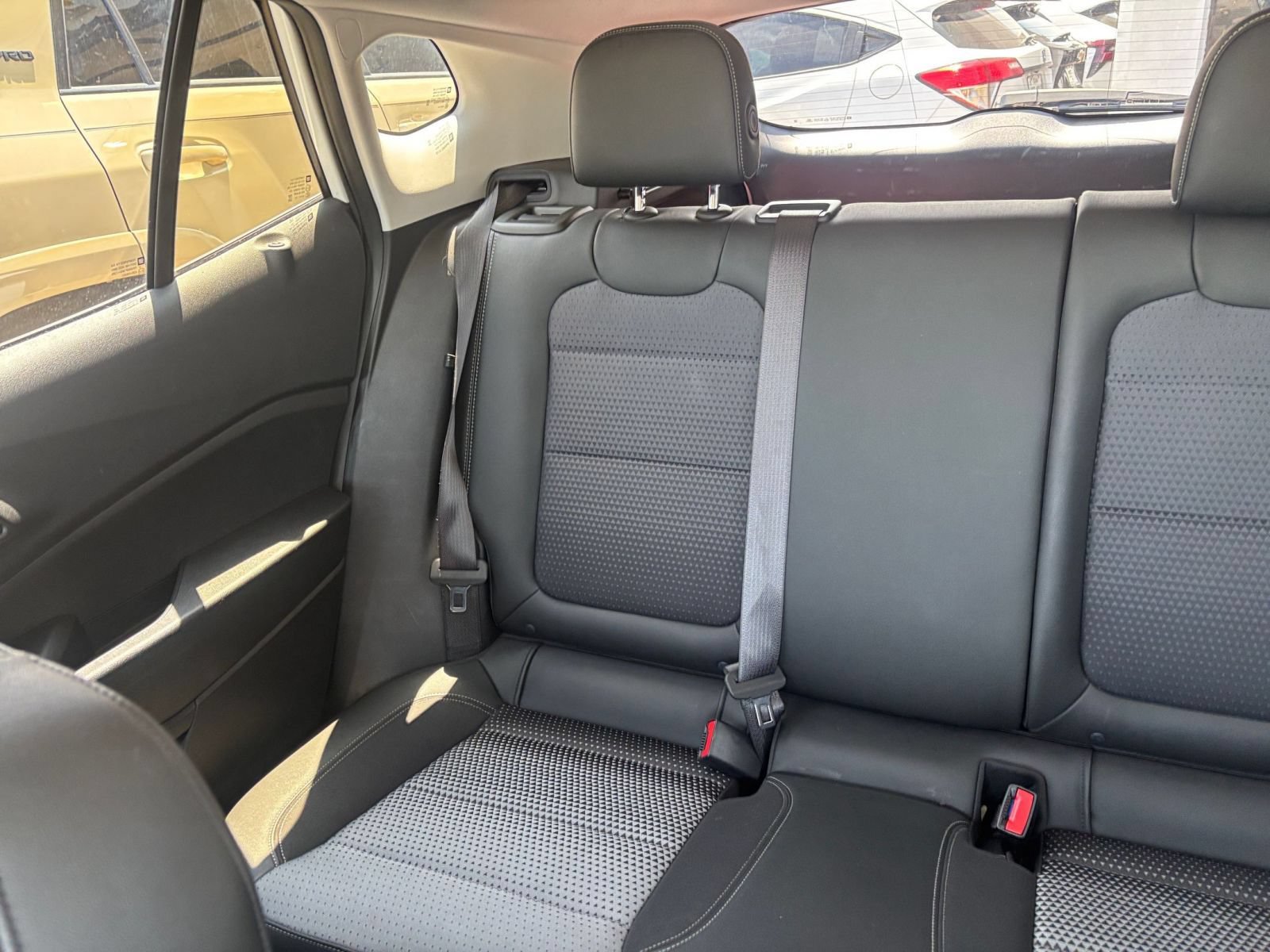 Used 2025 Chevrolet Trax LT FWD image 33