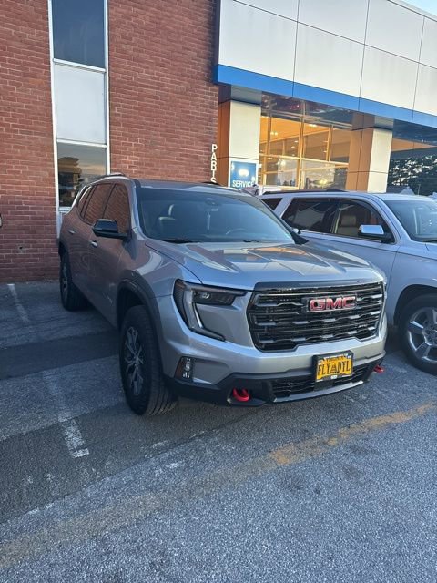 Used 2026 GMC Acadia AT4 w/ Luxury Package image 3