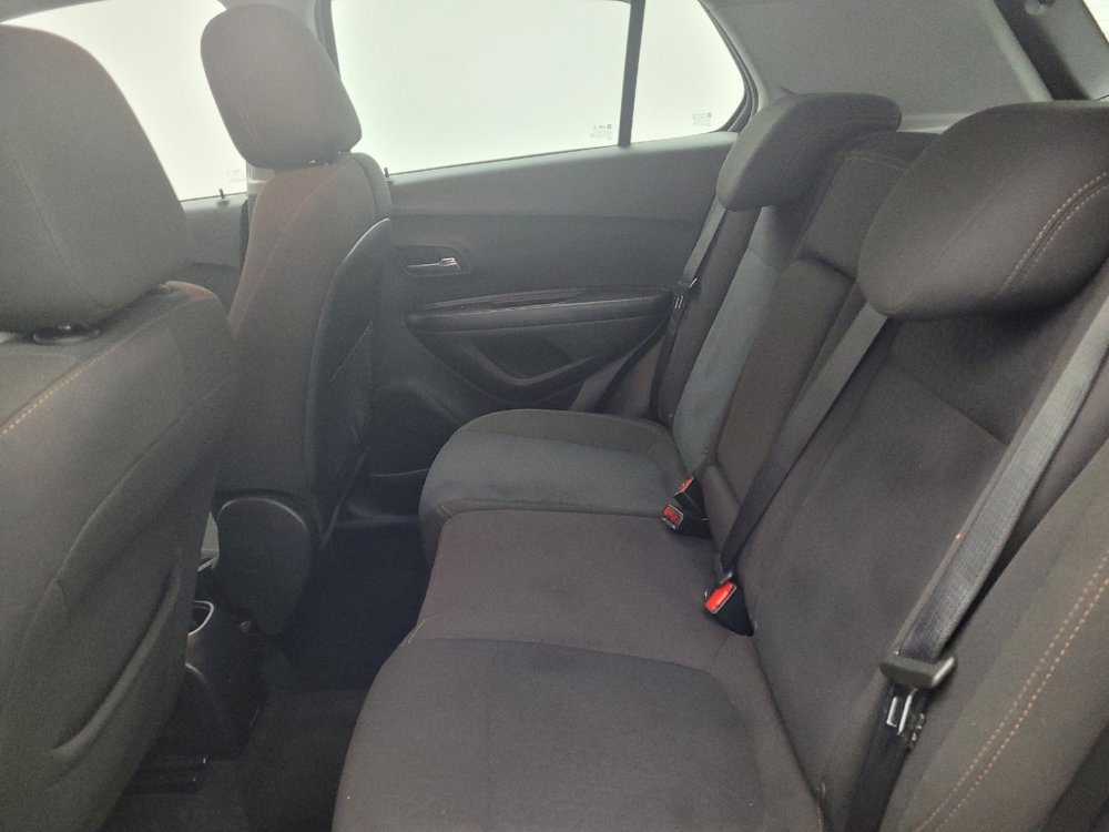 Used 2021 Chevrolet Trax LS image 18