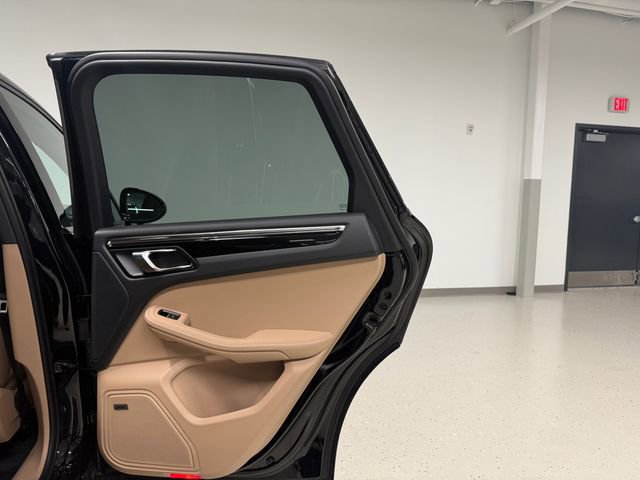 Certified 2026 Porsche Macan AWD/4WD image 34