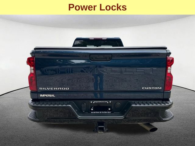 Used 2022 Chevrolet Silverado 2500 Custom w/ Custom Value Package AWD/4WD image 11