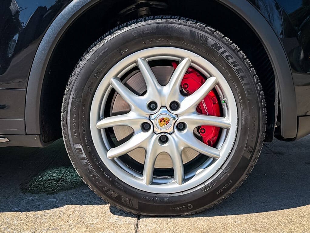 Used 2014 Porsche Cayenne AWD/4WD image 15