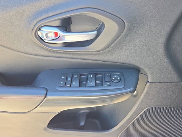 Used 2016 Jeep Cherokee Trailhawk w/ Cold Weather Group image 24