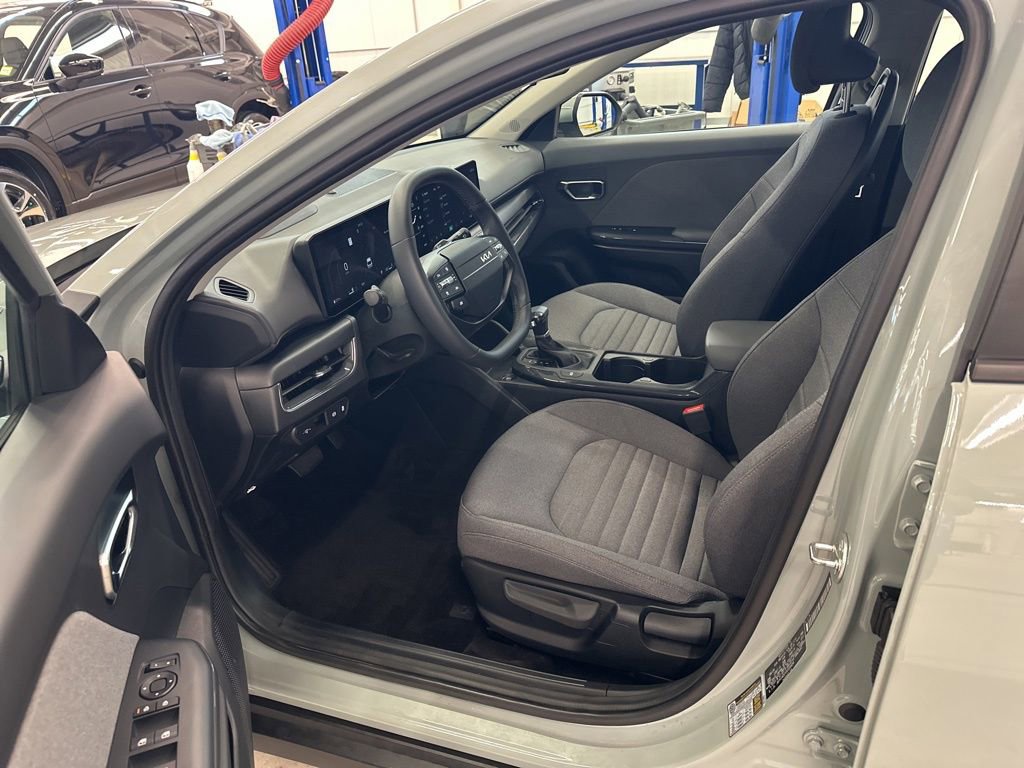 Certified 2025 Kia K4 EX FWD image 18