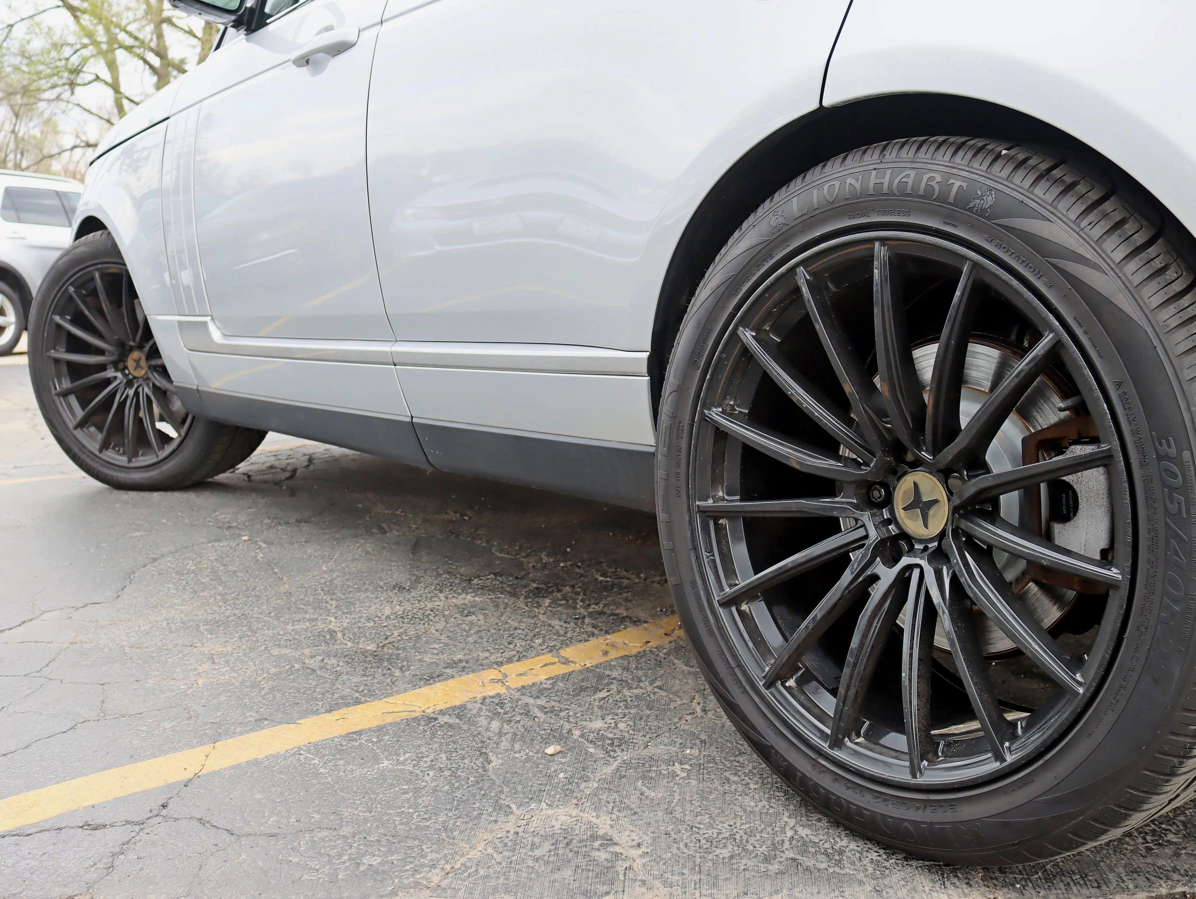 Used 2017 Land Rover Range Rover Supercharged image 13