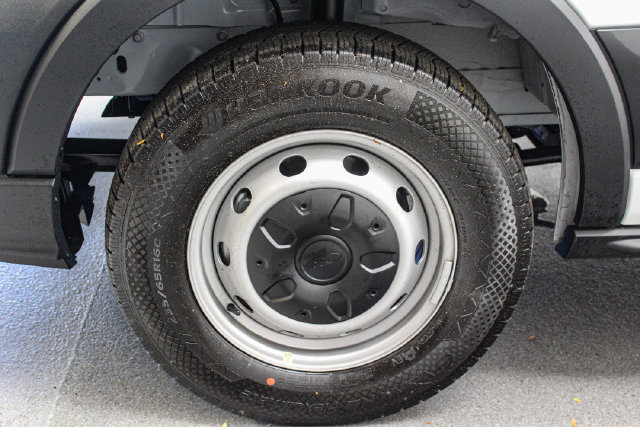 New 2027 Ford Transit 250 148 Medium Roof RWD image 28