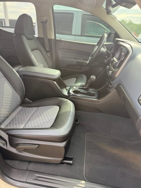 Used 2021 Chevrolet Colorado Z71 w/ Safety Package AWD/4WD image 13
