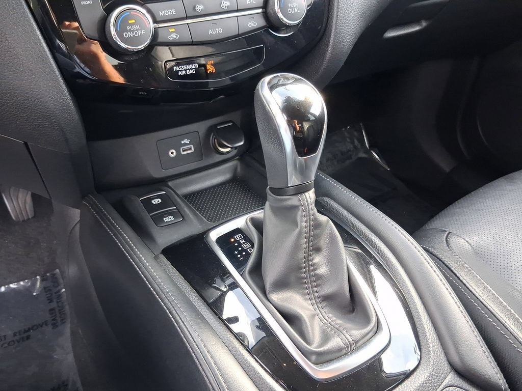Used 2019 Nissan Rogue SL FWD image 22