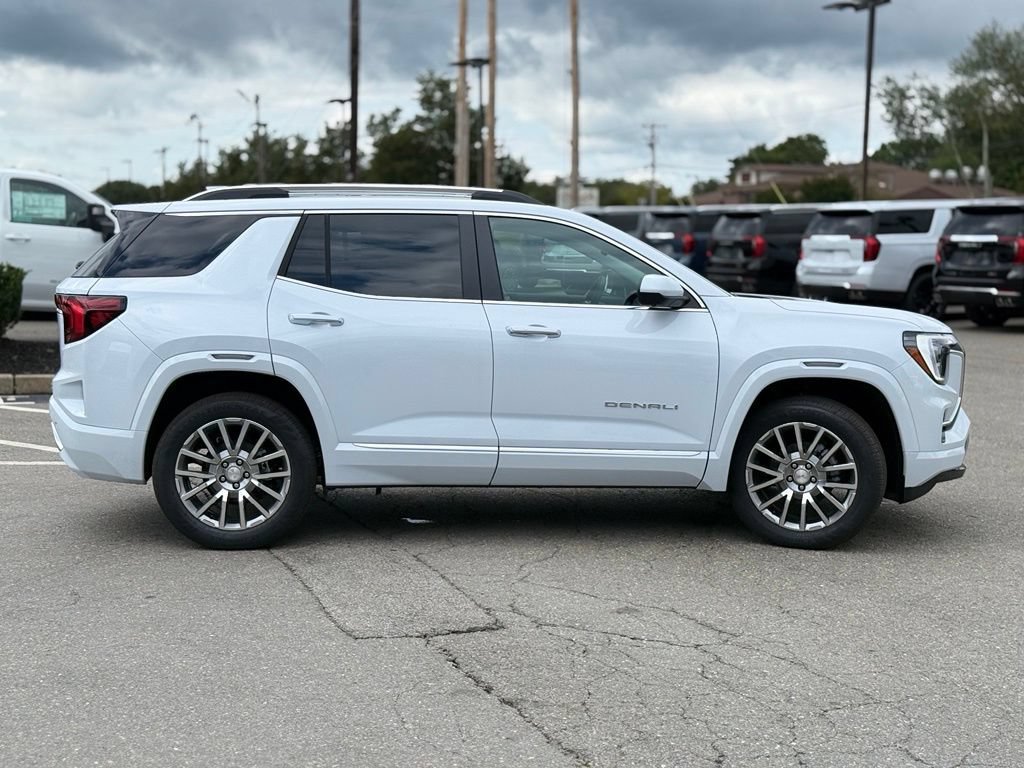 New 2027 GMC Terrain Denali w/ LPO, Floor Liner Package AWD/4WD image 7