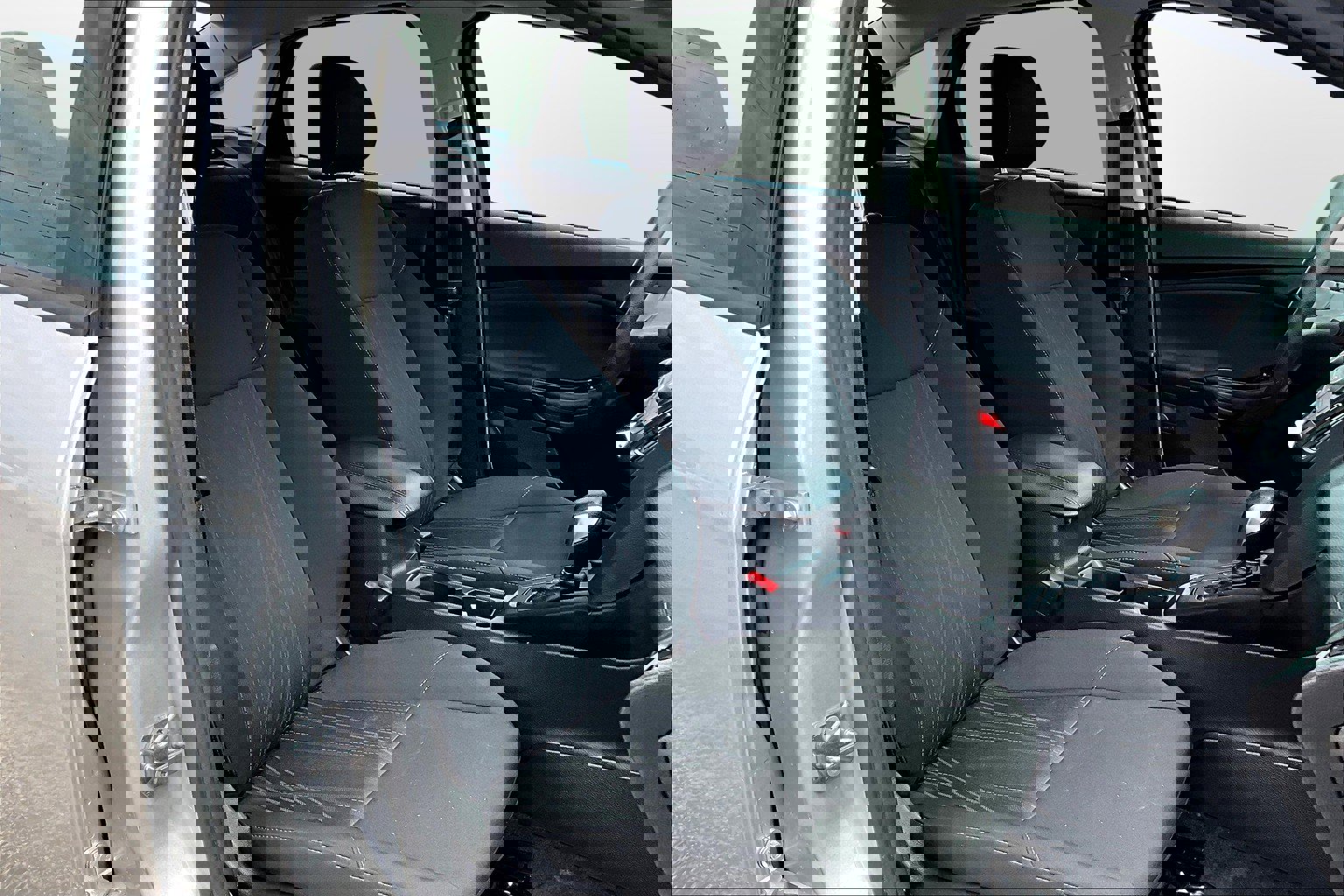 Used 2018 Ford Focus SE image 6