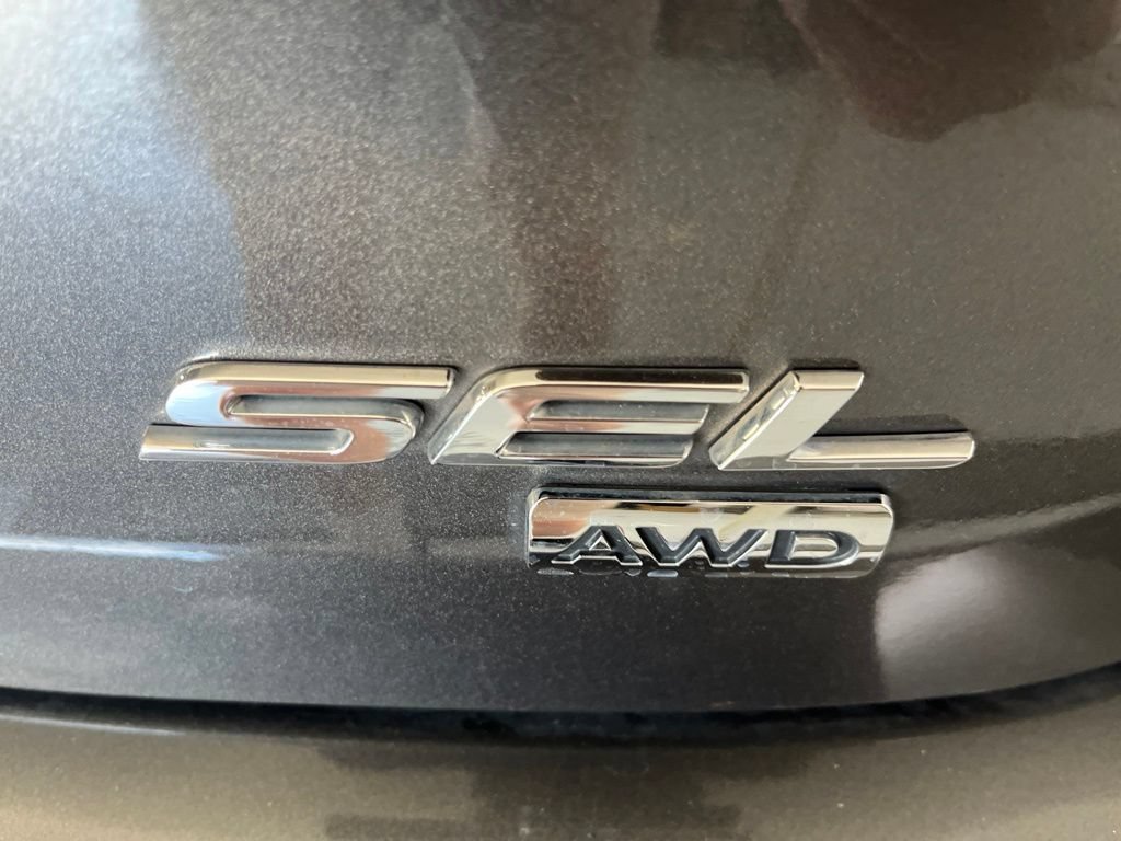 Used 2017 Ford Edge SEL w/ Equipment Group 201A AWD/4WD image 47